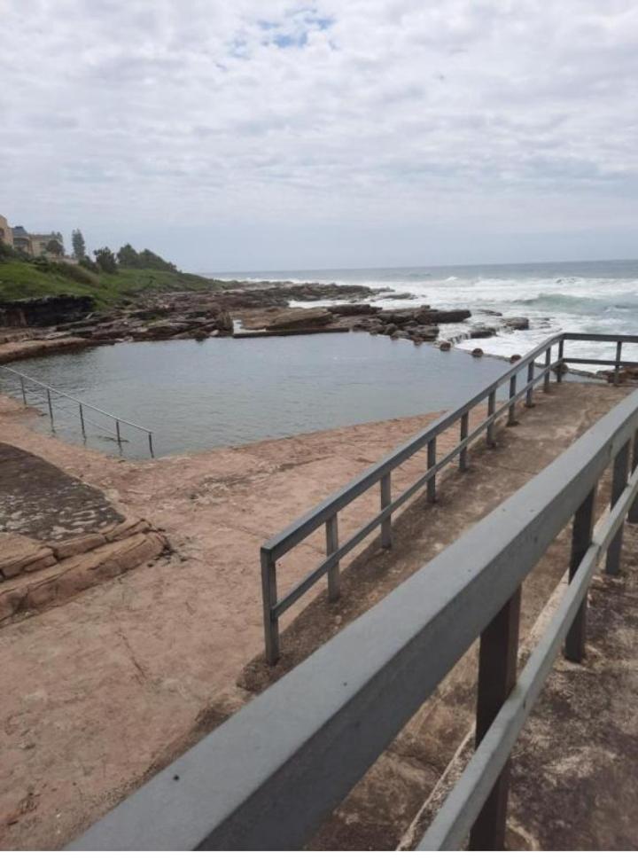 15 uvongo square holiday home