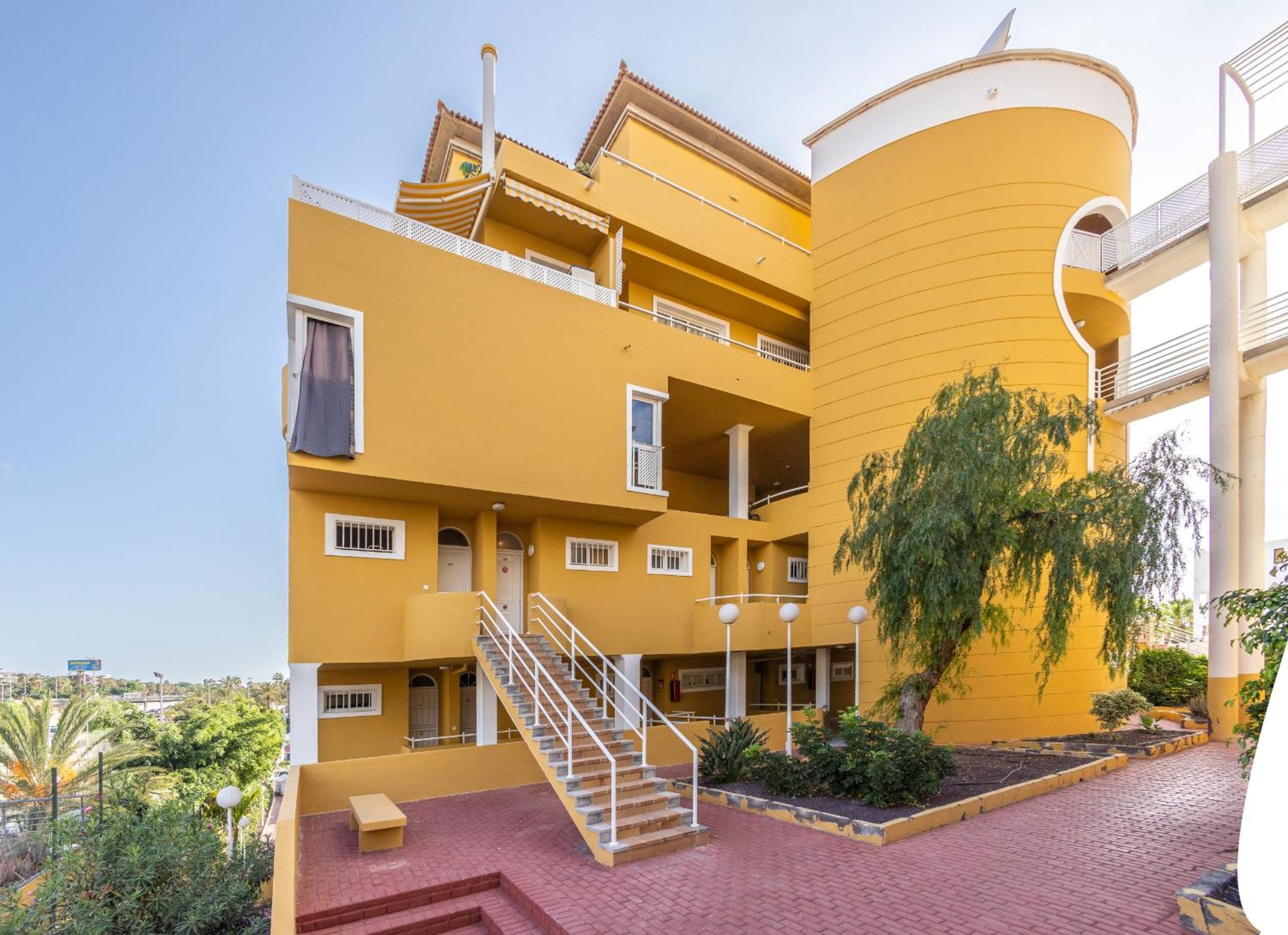 Golden Orlando Sunny Terrace Home by Love