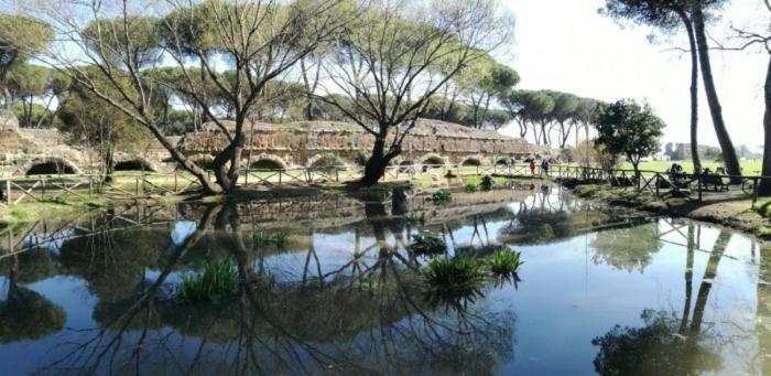Acquedotti apartment with garden