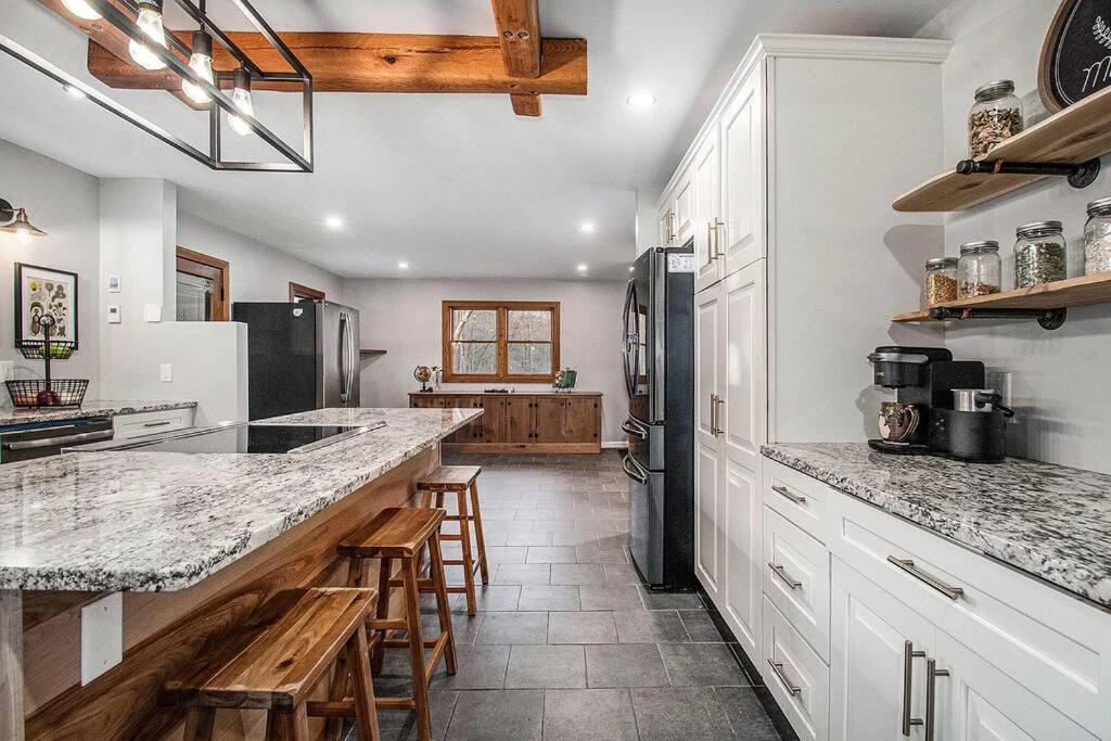 The Hopkins Hideaway - 40 Acres with trails, Arcades, Hot Tub, Fire Pit view 2