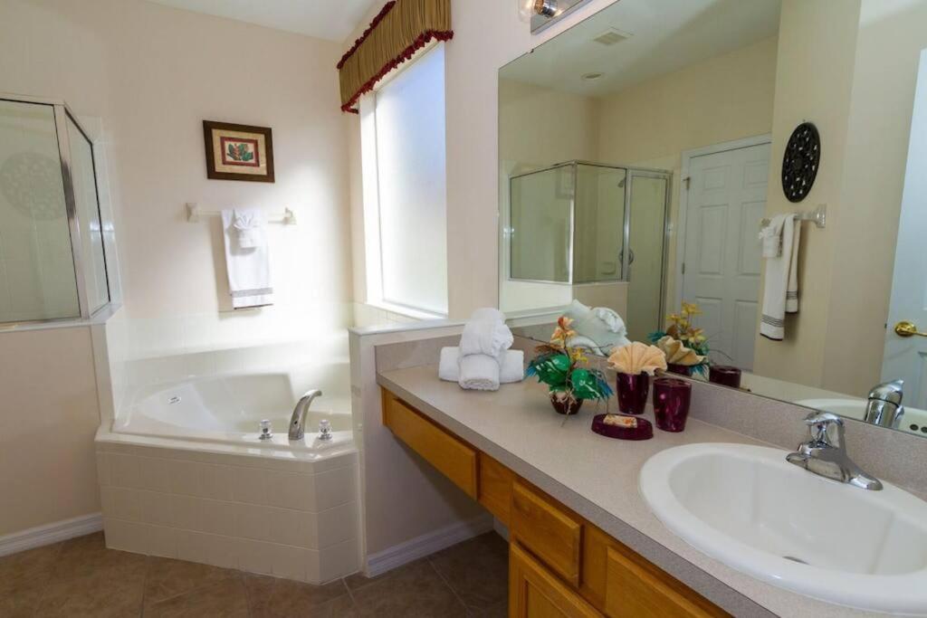 Family Disney Home, Pool, Spa, Nice view, Gated Resort -301