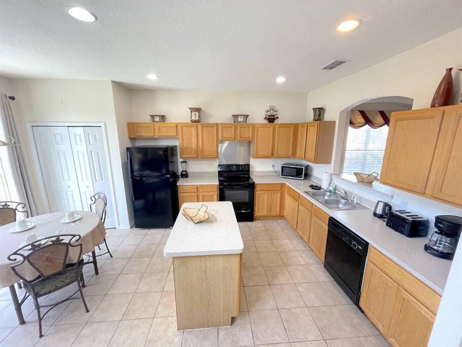Family Disney Home, Pool, Spa, Nice view, Gated Resort -301