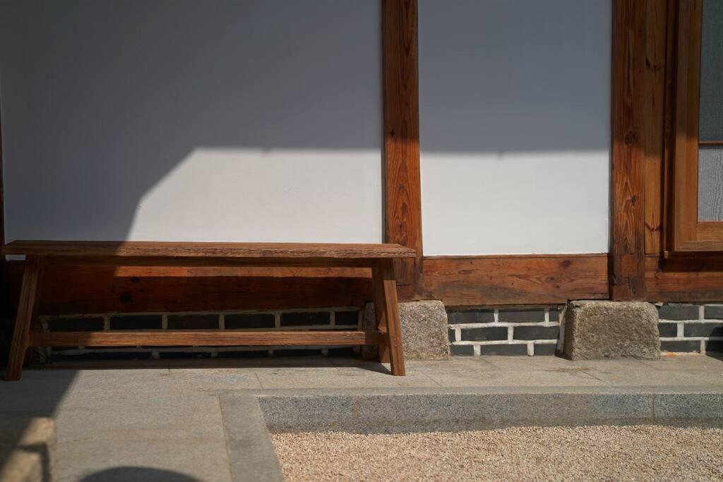 StayMoire Entire Hanok - Central of Seoul view 3