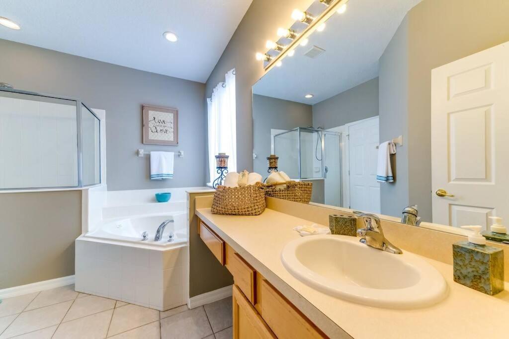 Family Pool Home, Gated Resort, near Disney & golf -209