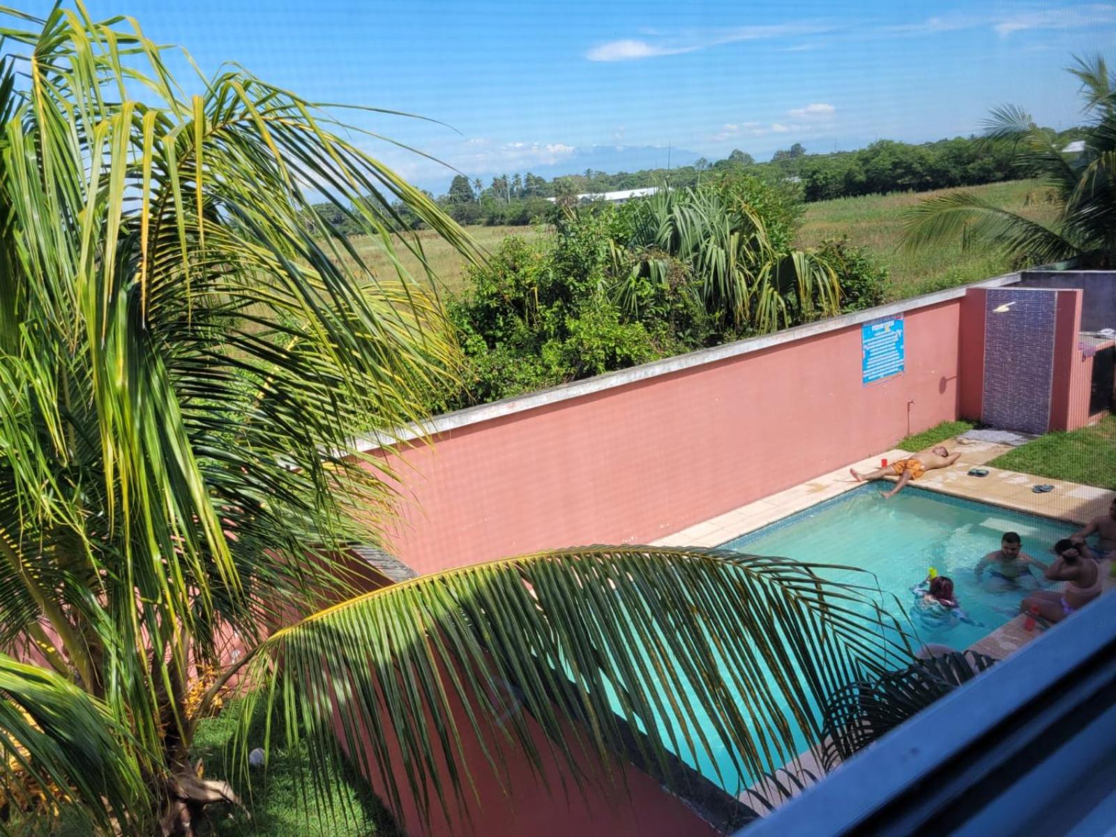 Casa en condominio monterrico