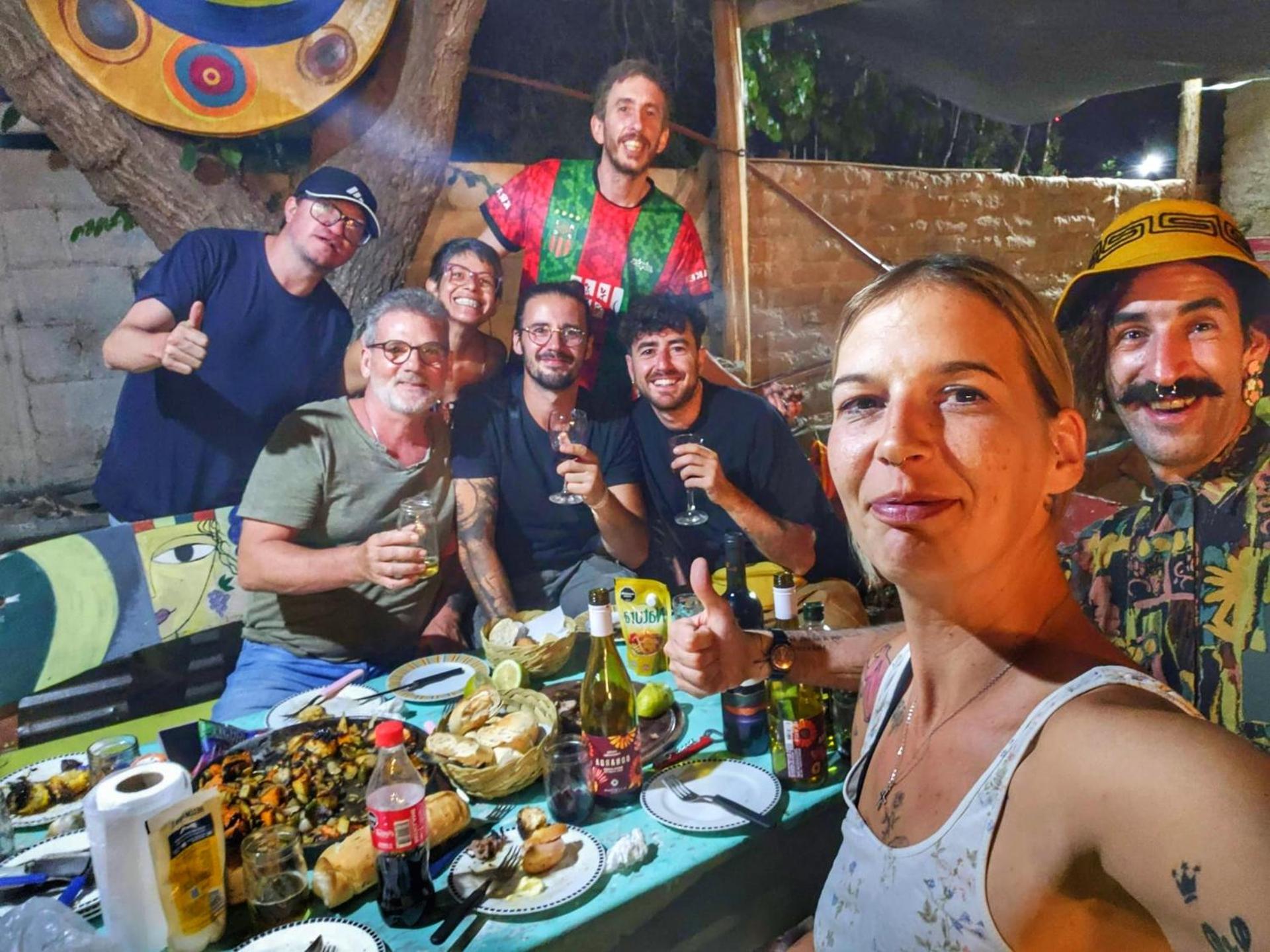 Huaka Hostel and Guest house
