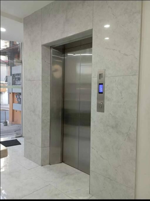 St. Marvin Studio Makati M509