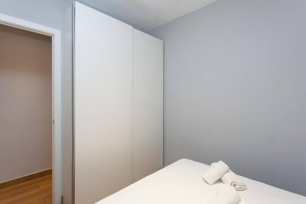 Bright & Spacious Family Flat in Central Barcelona