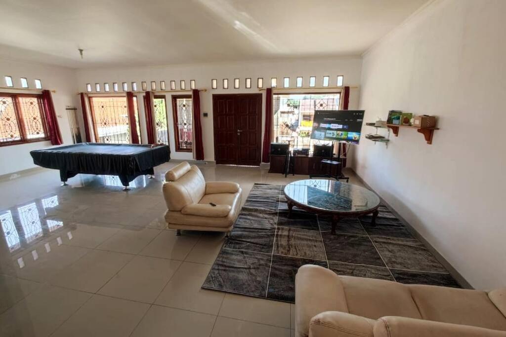 Rumah Villa untuk liburan keluarga besar view 2
