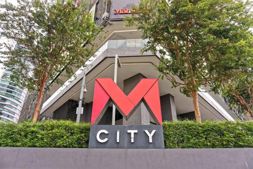 Studio Apartment @ M-City, Jalan Ampang with Lake View