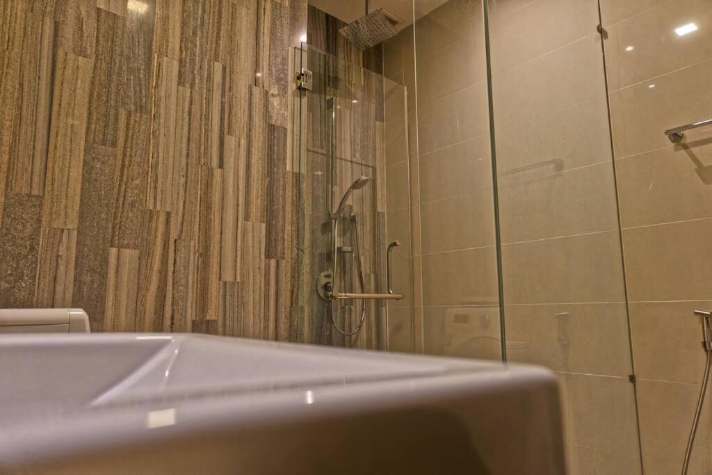 Studio Apartment @ M-City, Jalan Ampang with Lake View