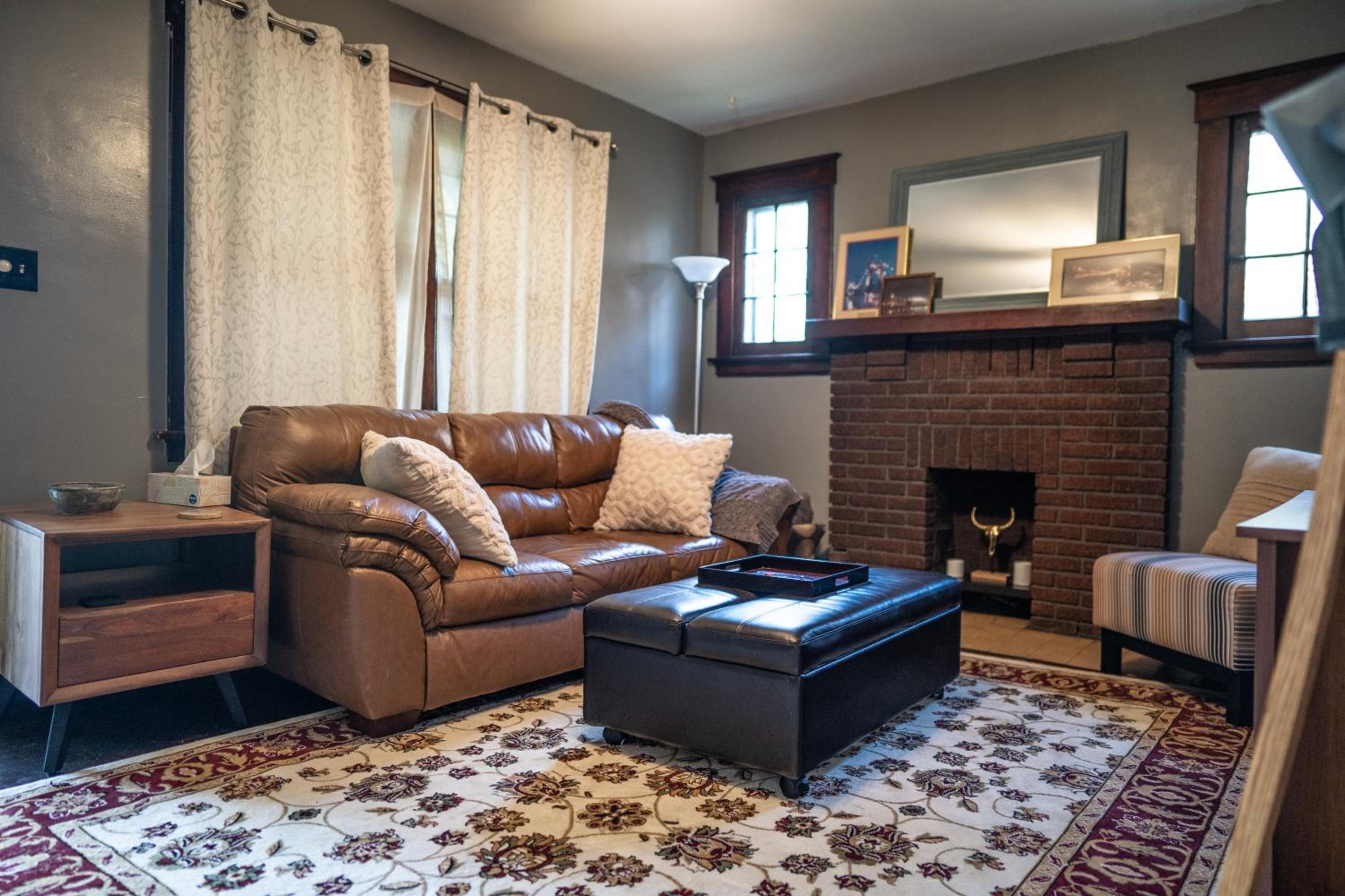 Historic Townhouse in Wallace Woods - Quiet, Easy Parking, Pets Welcome view 4
