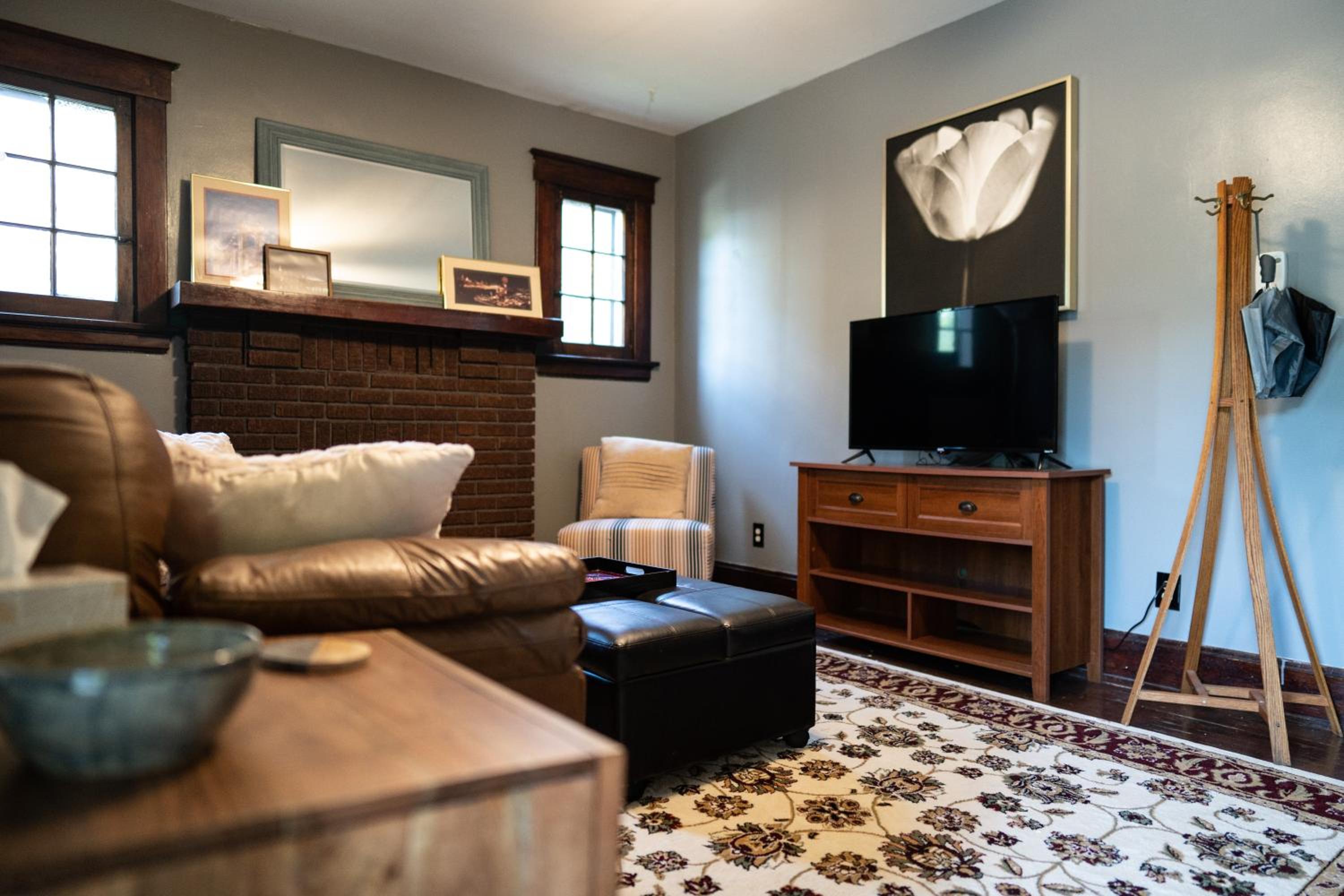 Historic Townhouse in Wallace Woods - Quiet, Easy Parking, Pets Welcome view 5