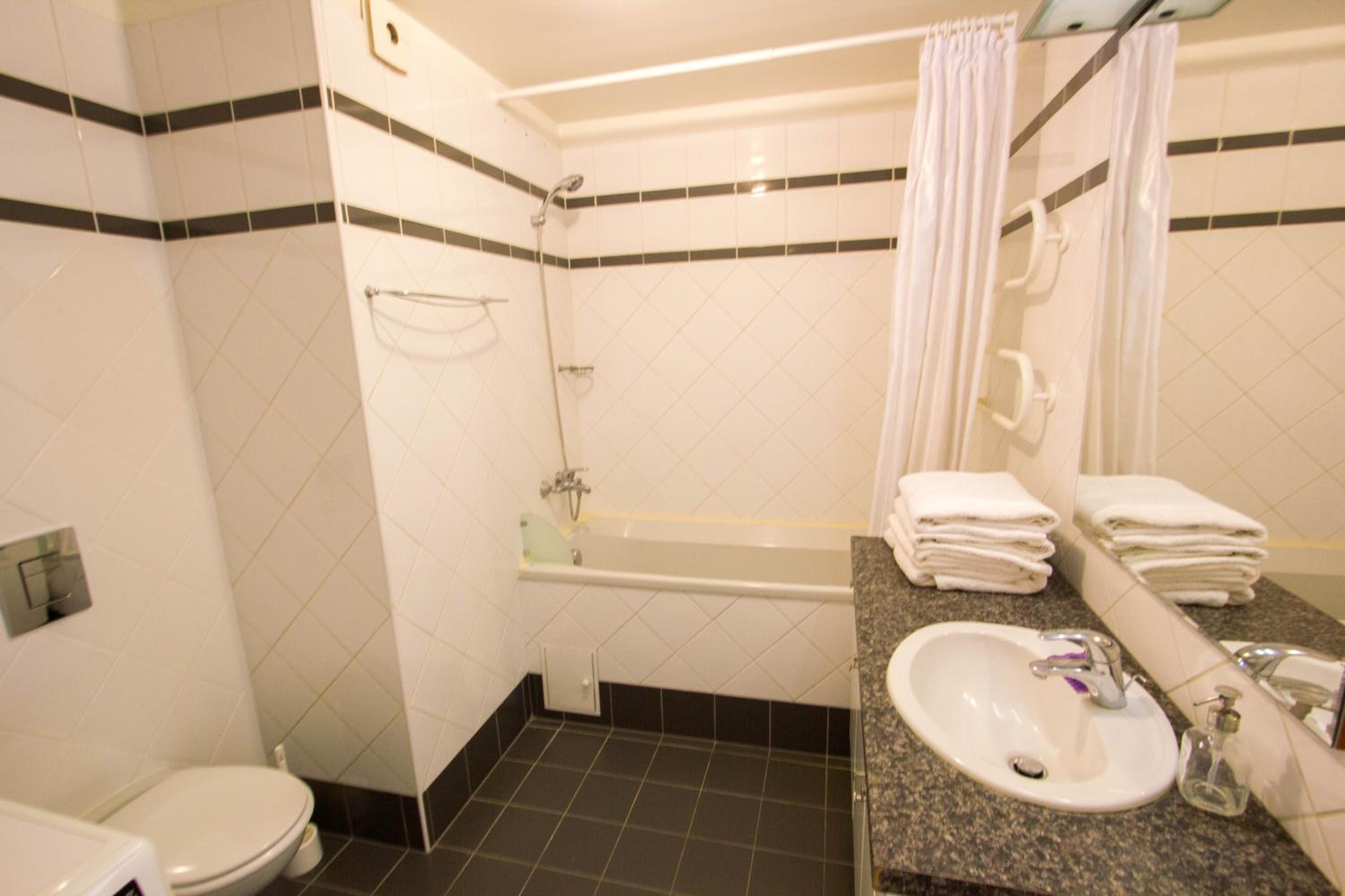 Historic Central Apartment view 4