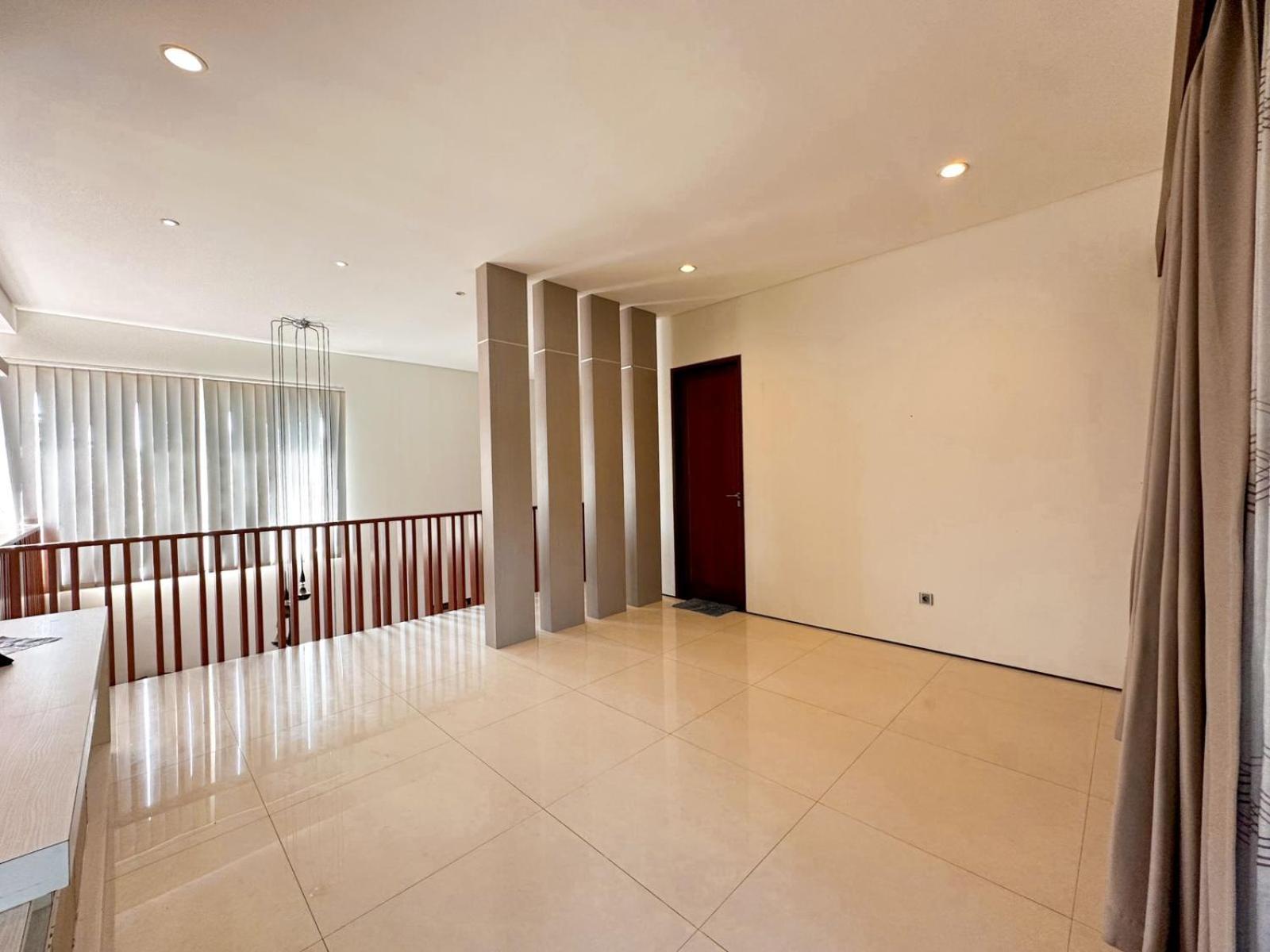 Villa wedasari 6BR luas kolam renang pribadi tengah kota view 4