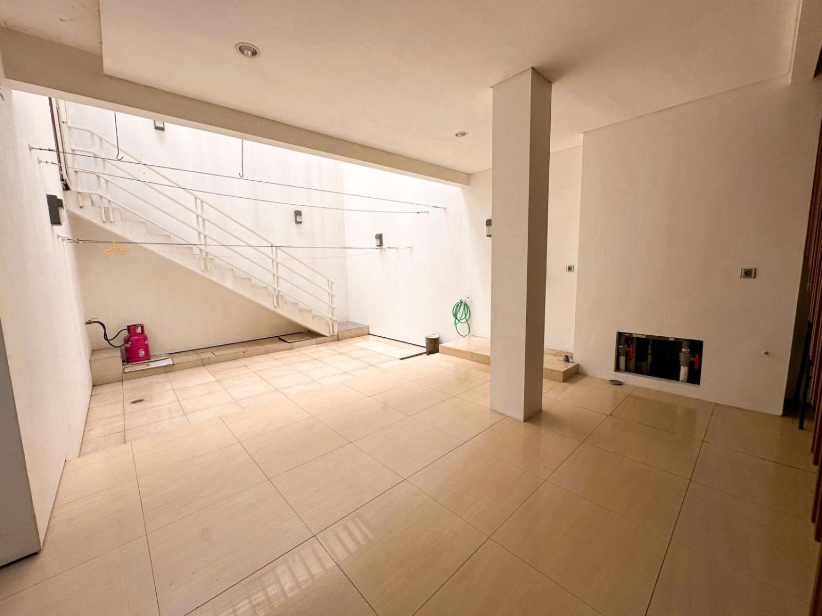 Villa wedasari 6BR luas kolam renang pribadi tengah kota view 3