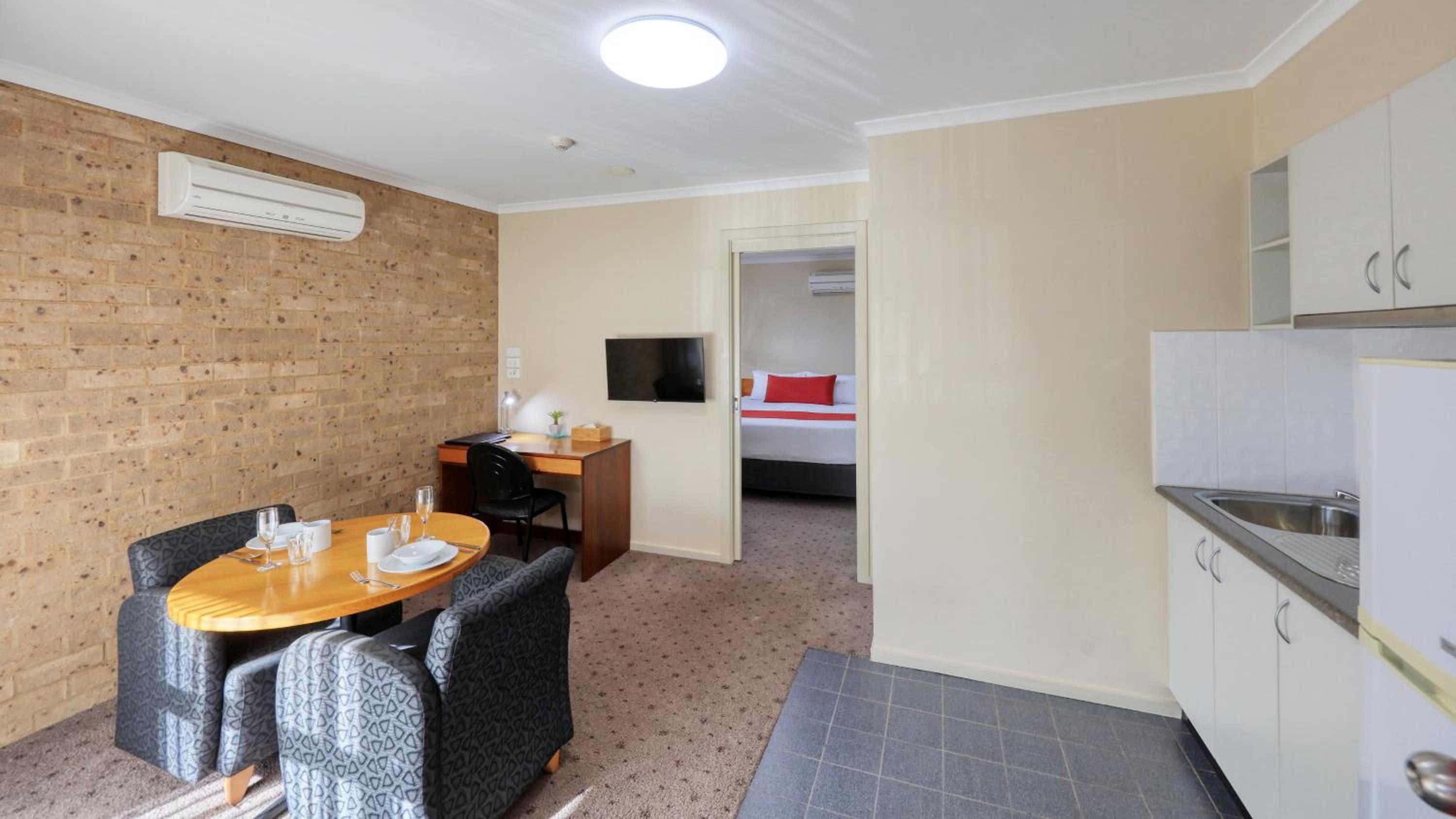 Ashton Motel