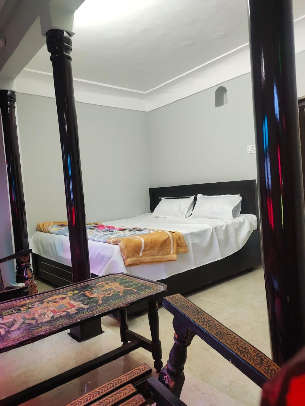 Pink City Backpackers