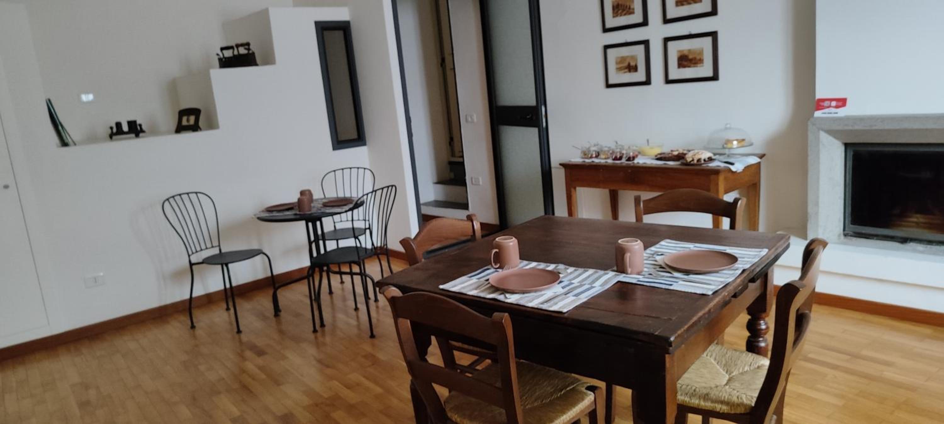 La Casa di Giulia en Sarnano — dining