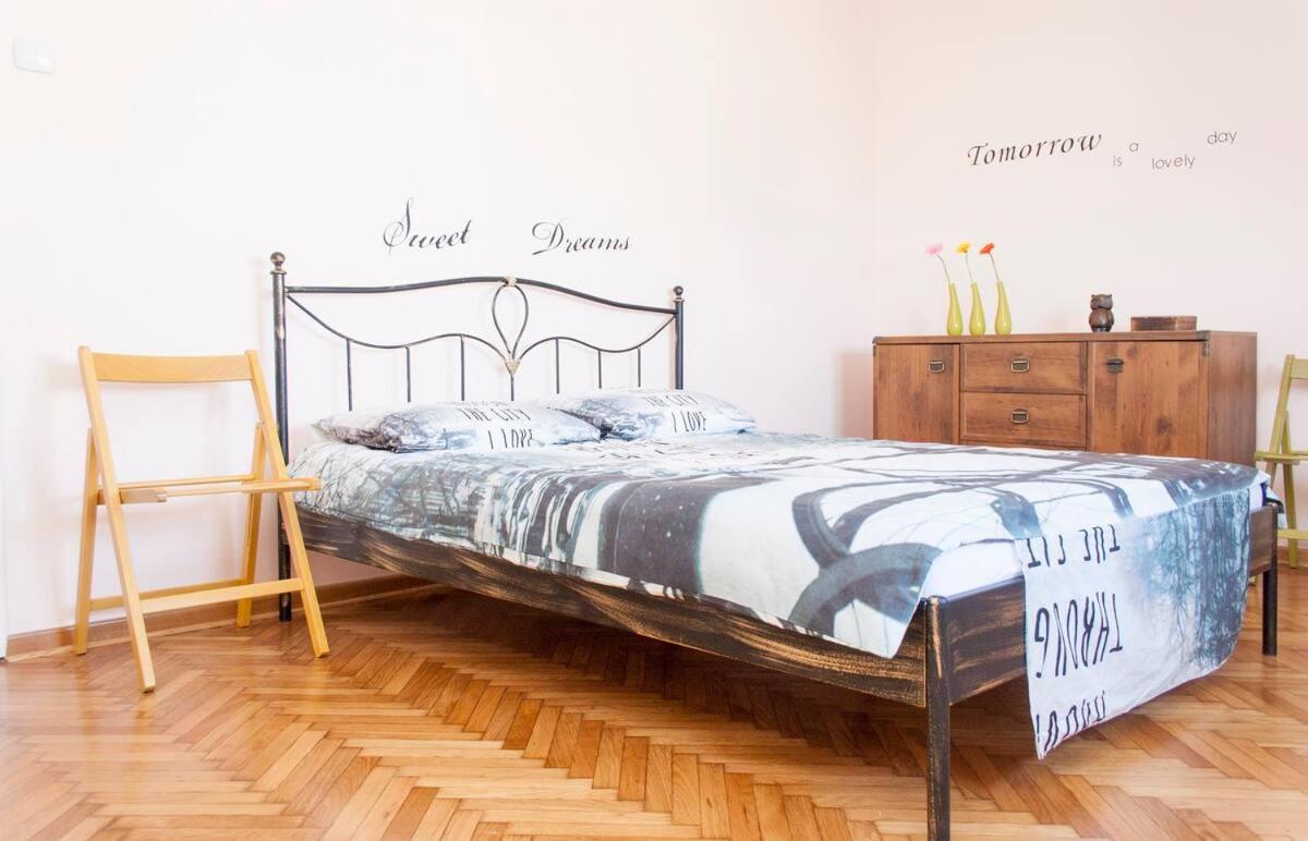 ApartMint
