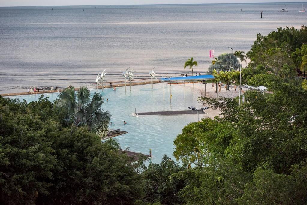 City Escape at Loft Apartments - Cairns CBD