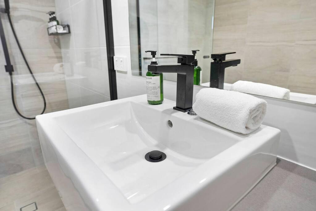 City Escape at Loft Apartments - Cairns CBD