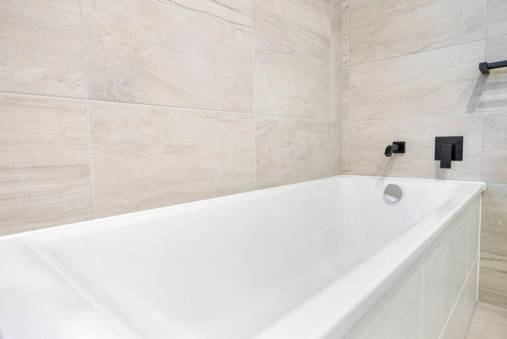 City Escape at Loft Apartments - Cairns CBD