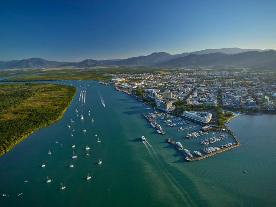 City Escape at Loft Apartments - Cairns CBD