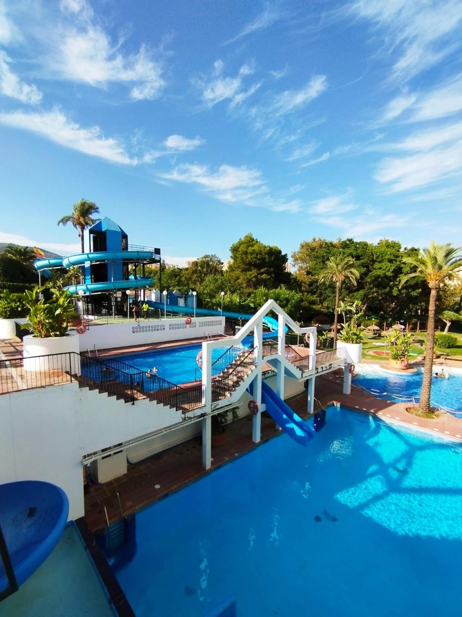 Estudio terraza vista mar parking gratuito piscinas