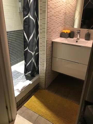 Ai Senatori en Rome — bathroom