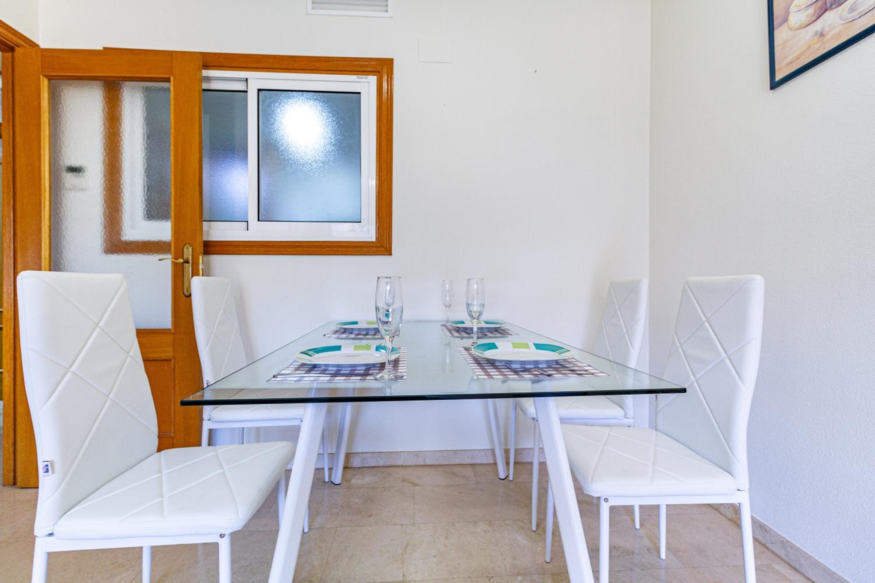 Beautiful flat in the building Balcon del Mar, on the first line of La Cala beach, pool and garage photo 5
