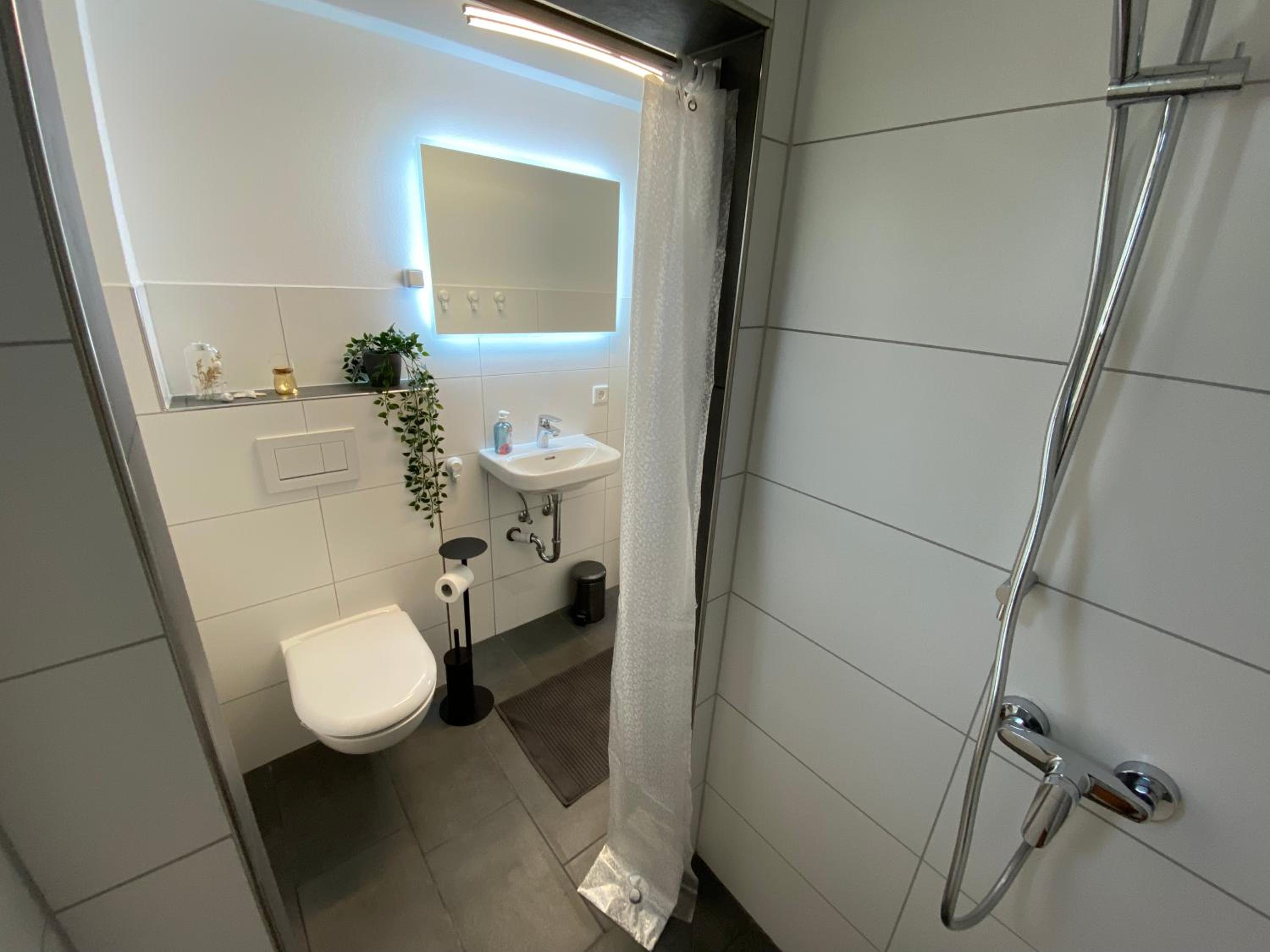 Modern Flat with Garden & Terrace near Coburg