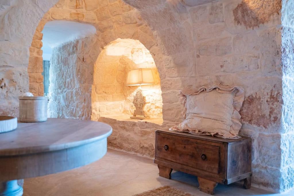 Trullo Elaia - Dimora di charme in Valle d'Itria con piscina