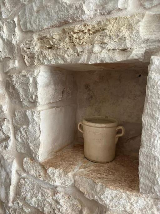 Trullo Elaia - Dimora di charme in Valle d'Itria con piscina