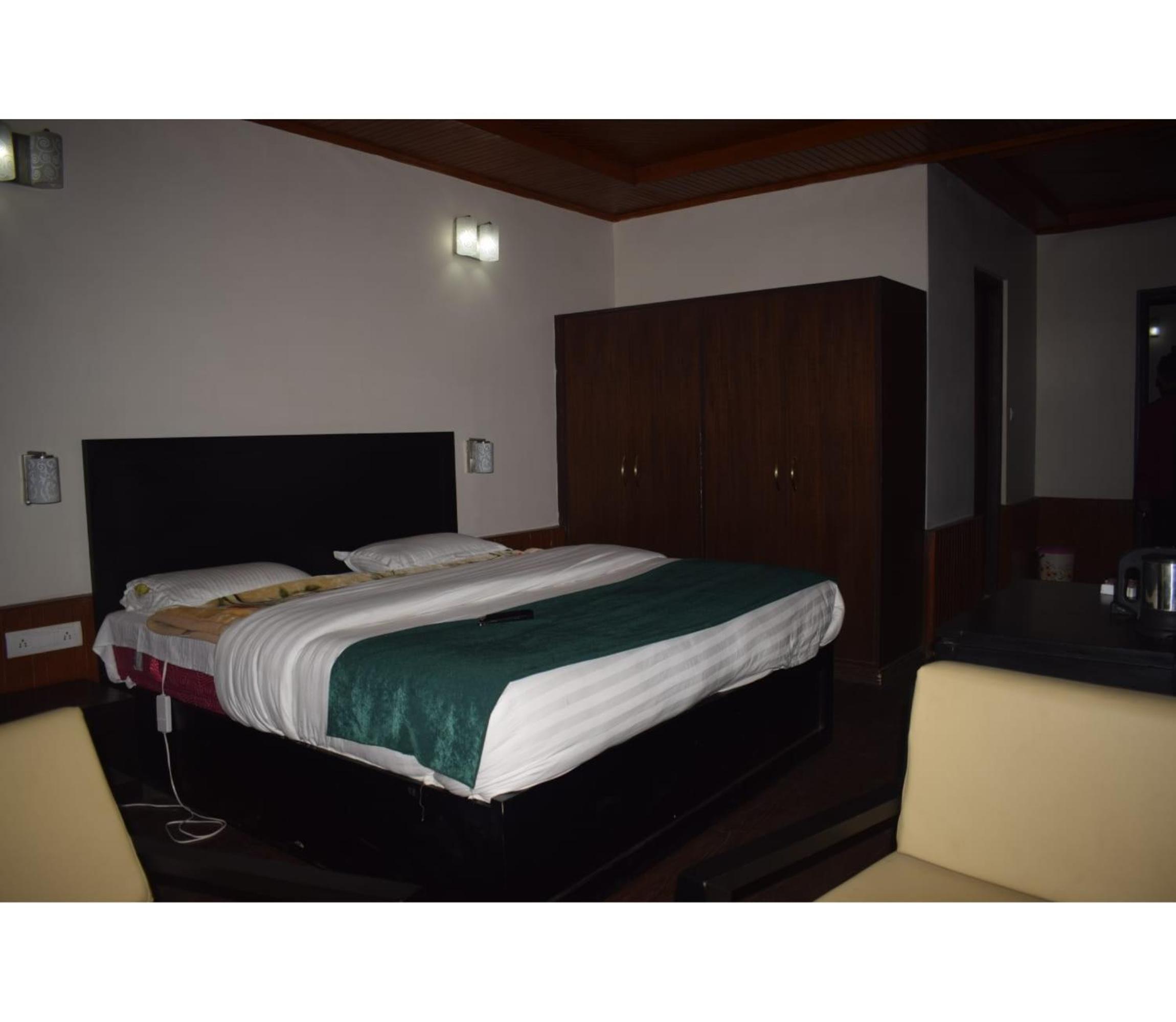 Hotel Aksa Resort, Pahalgam view 3