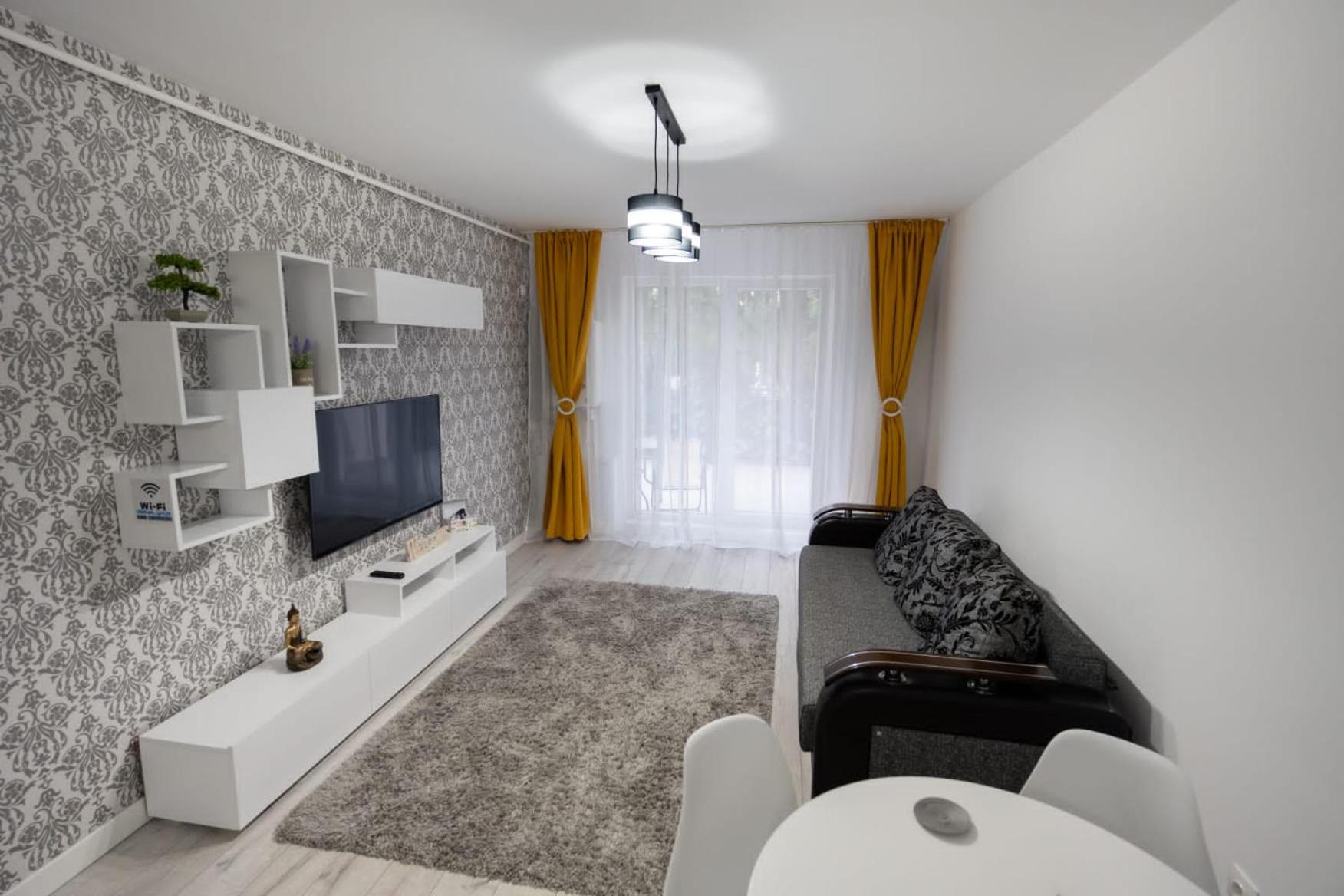 White DeLuxe Apartment view 5