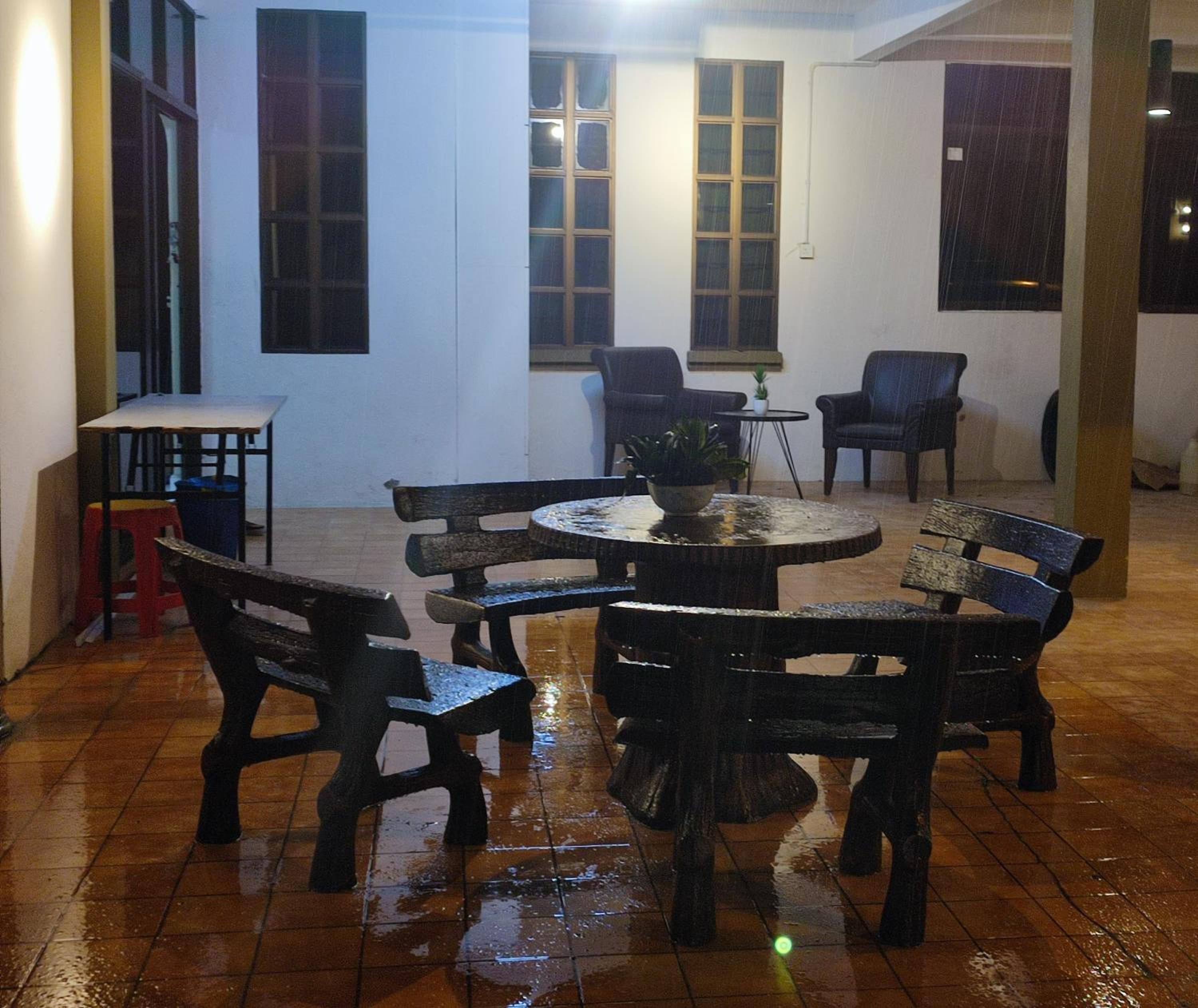 HOMESTAY ALORSETAR TOWNCENTRE by ASTARILA GUESTHOUSE-AmanCentral -iSLAM SAHAJA - 2storey Banglo, Private Pool, BBQ area & sports - max 30pax photo 2