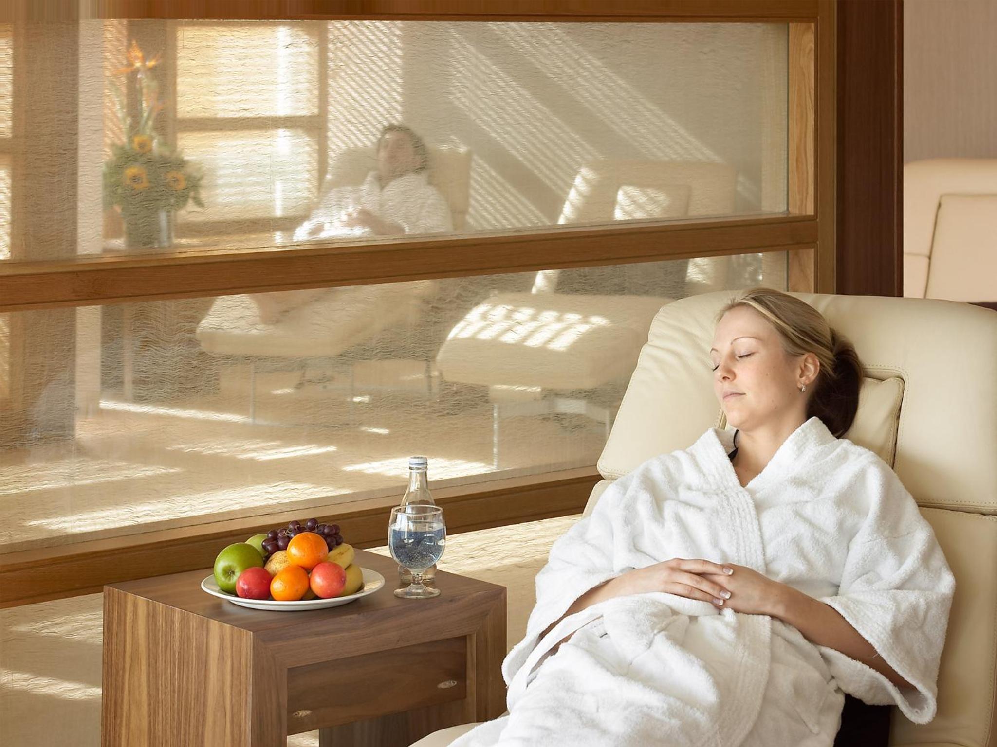 Athlone Vacations - Hodson Bay Hotel - Property Image 4