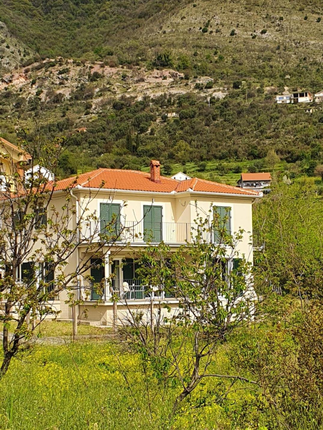 Sea Breeze Apartments