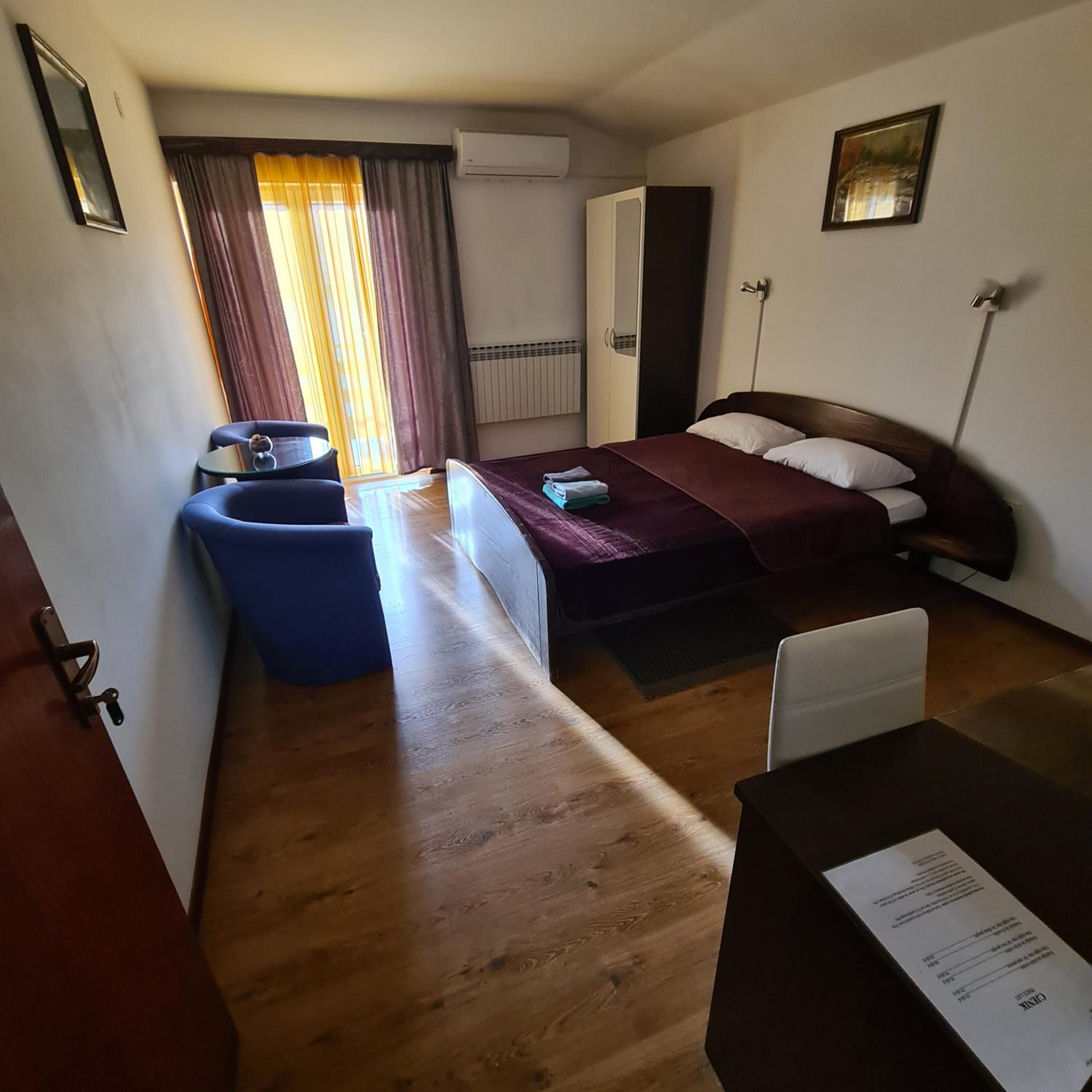 Photo 16