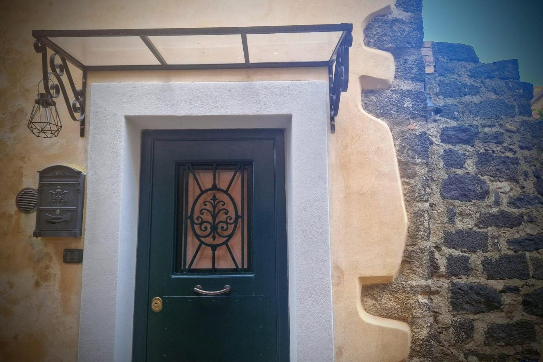 DOMUS ESSENTIA