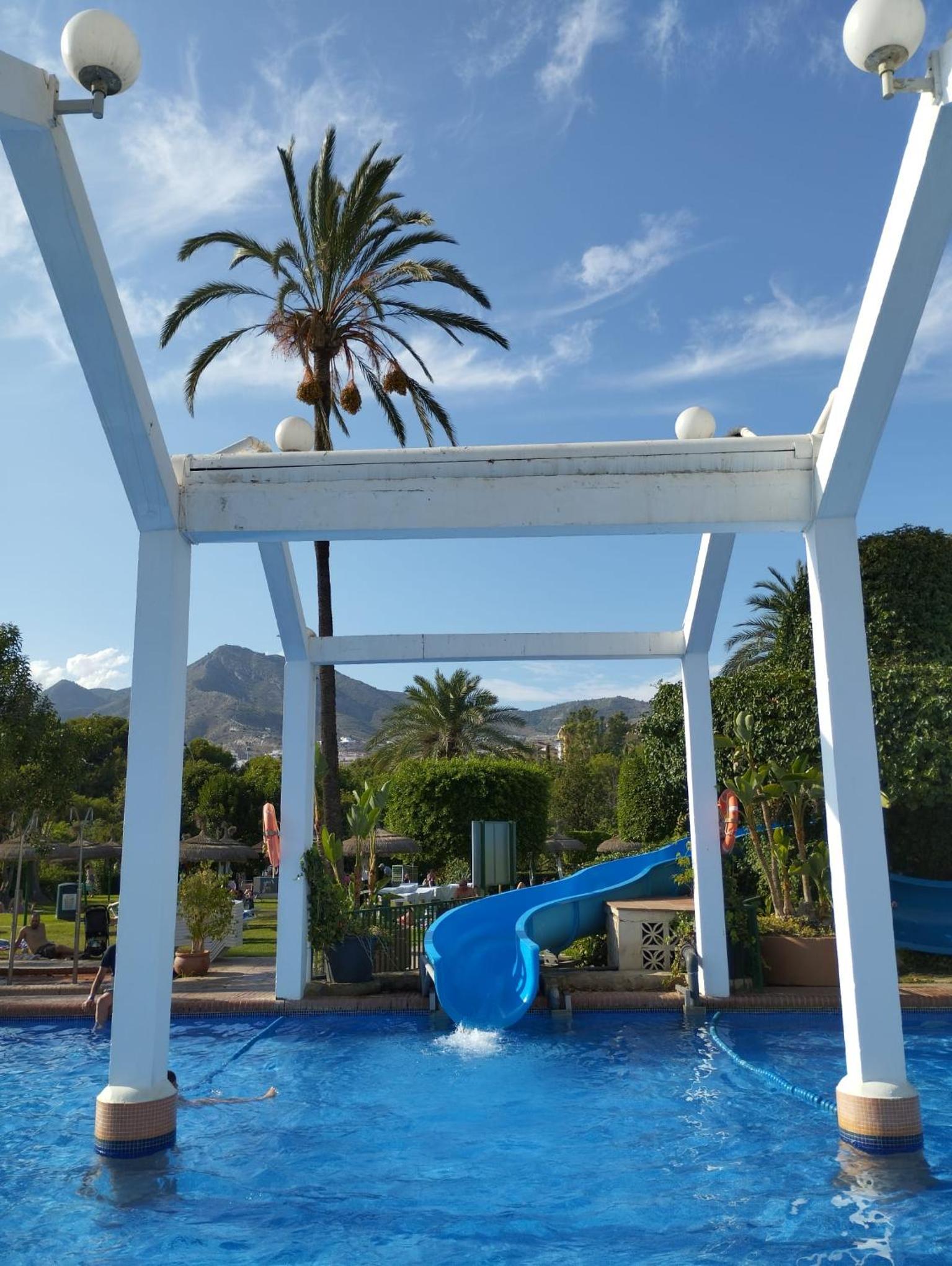 Estudio terraza vista mar parking gratuito piscinas