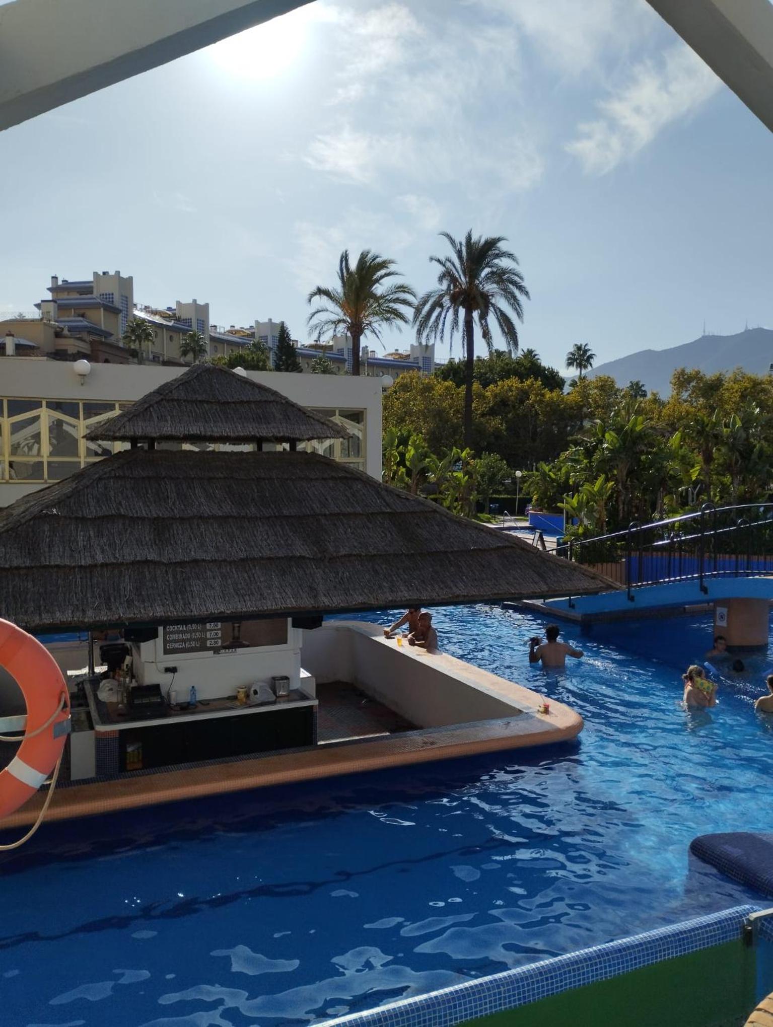Estudio terraza vista mar parking gratuito piscinas