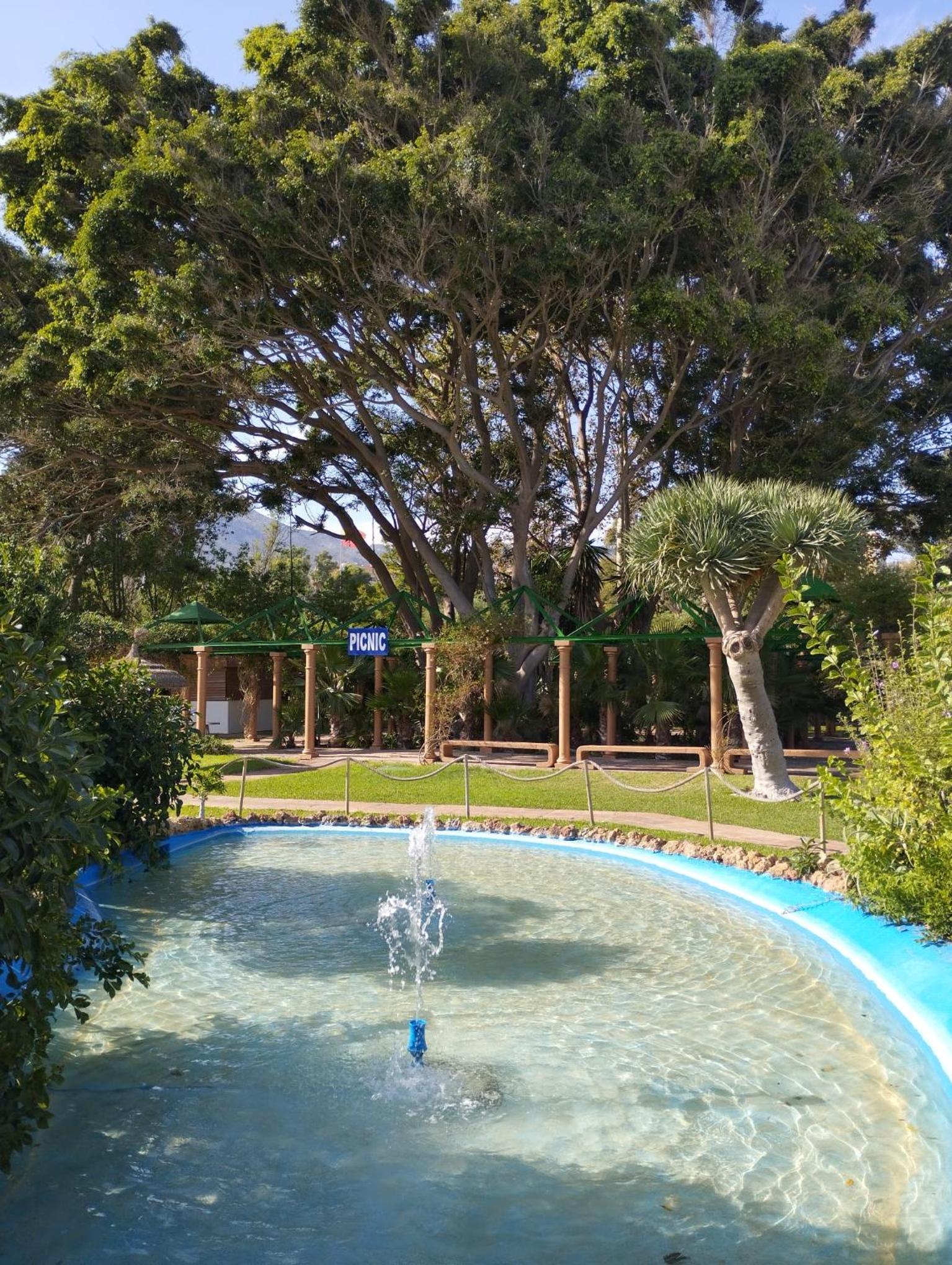 Estudio terraza vista mar parking gratuito piscinas