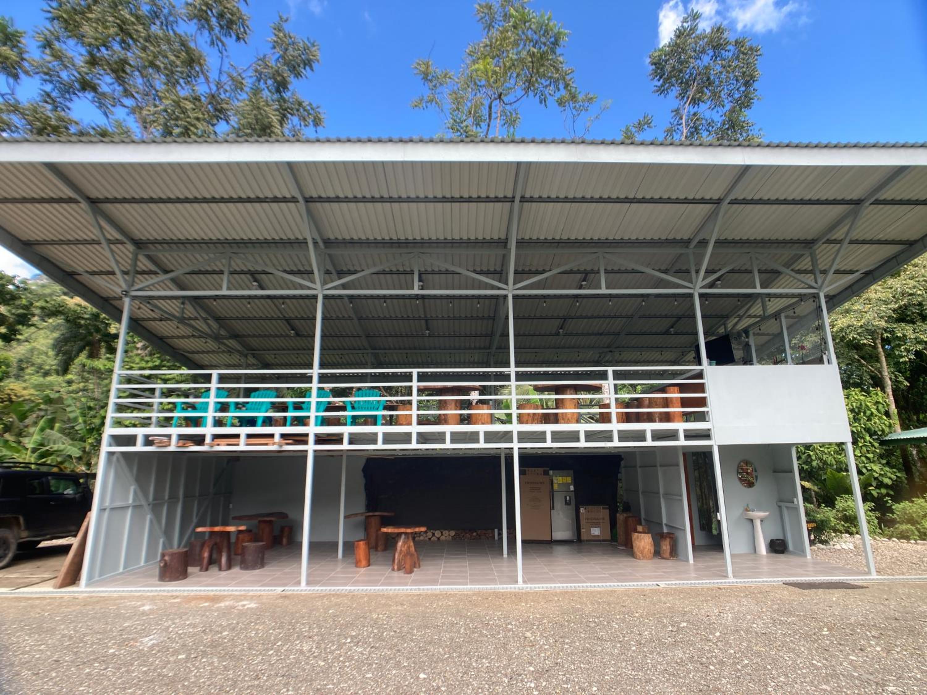 YEJOS Jungle Lodge