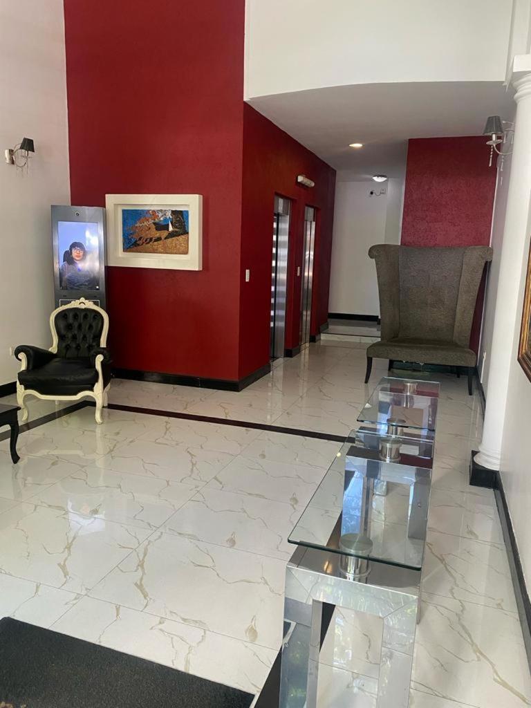 DEPARTAMENTO CENTRICO AVENIDA BELGRANO con vista a CUPULA PASAJE BAROLO
