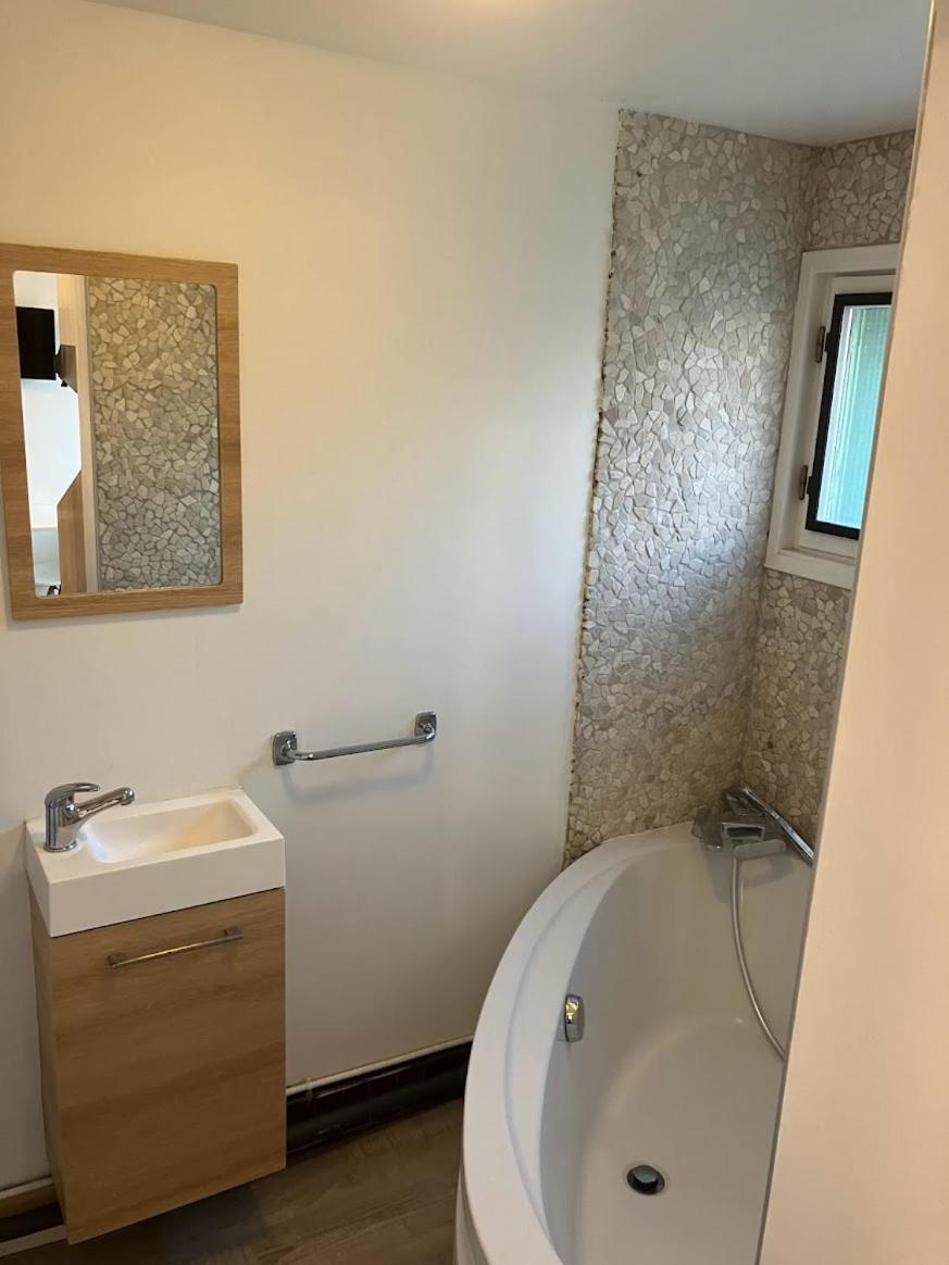 Le Nid Castries - Charmant logement complet et équipé Centre Castries proche Montpellier view 3