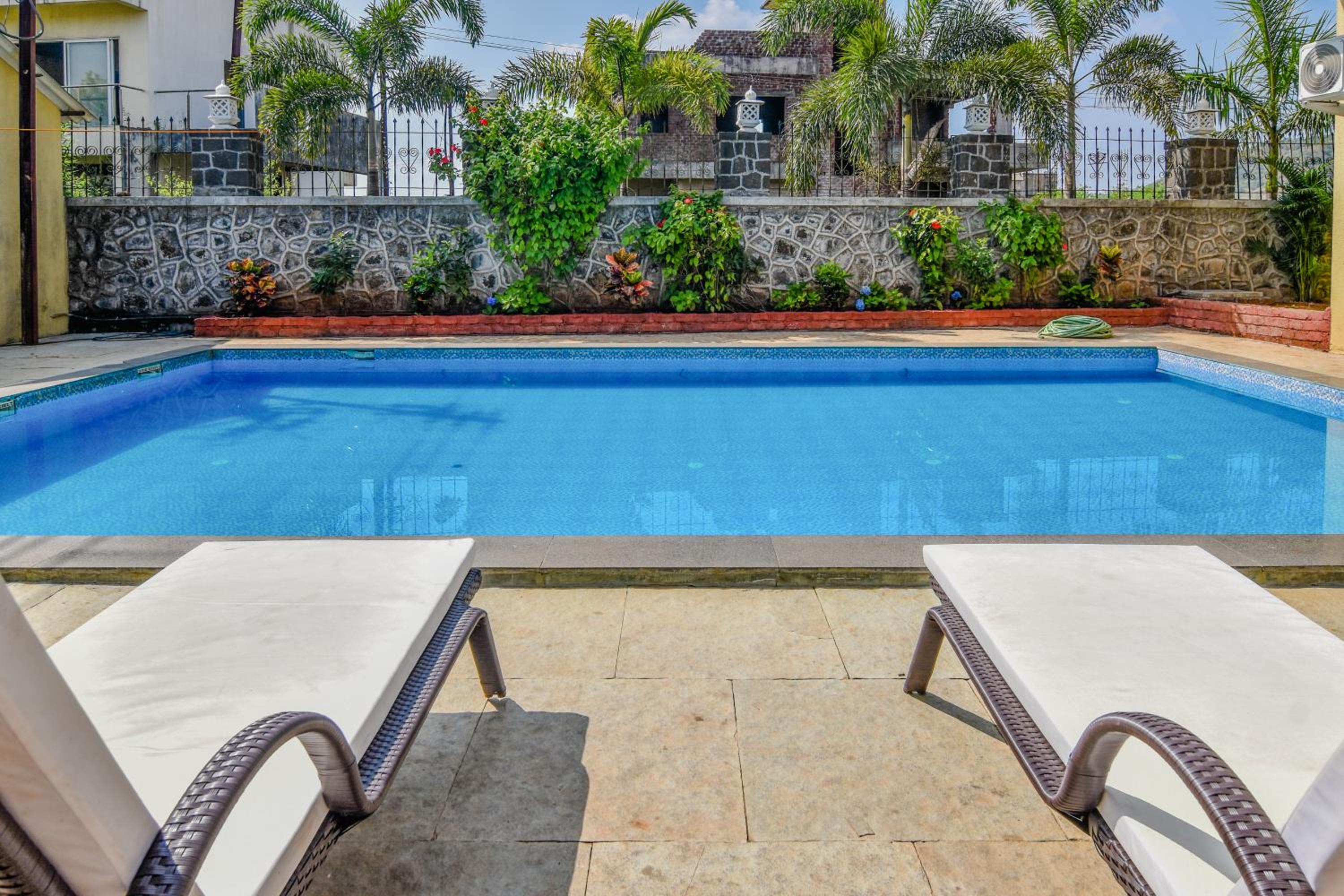 Lifeline Villas - Luxurious Taraangan 4 Mountain View Villa With Biggest Pool And Huge Open Area view 5