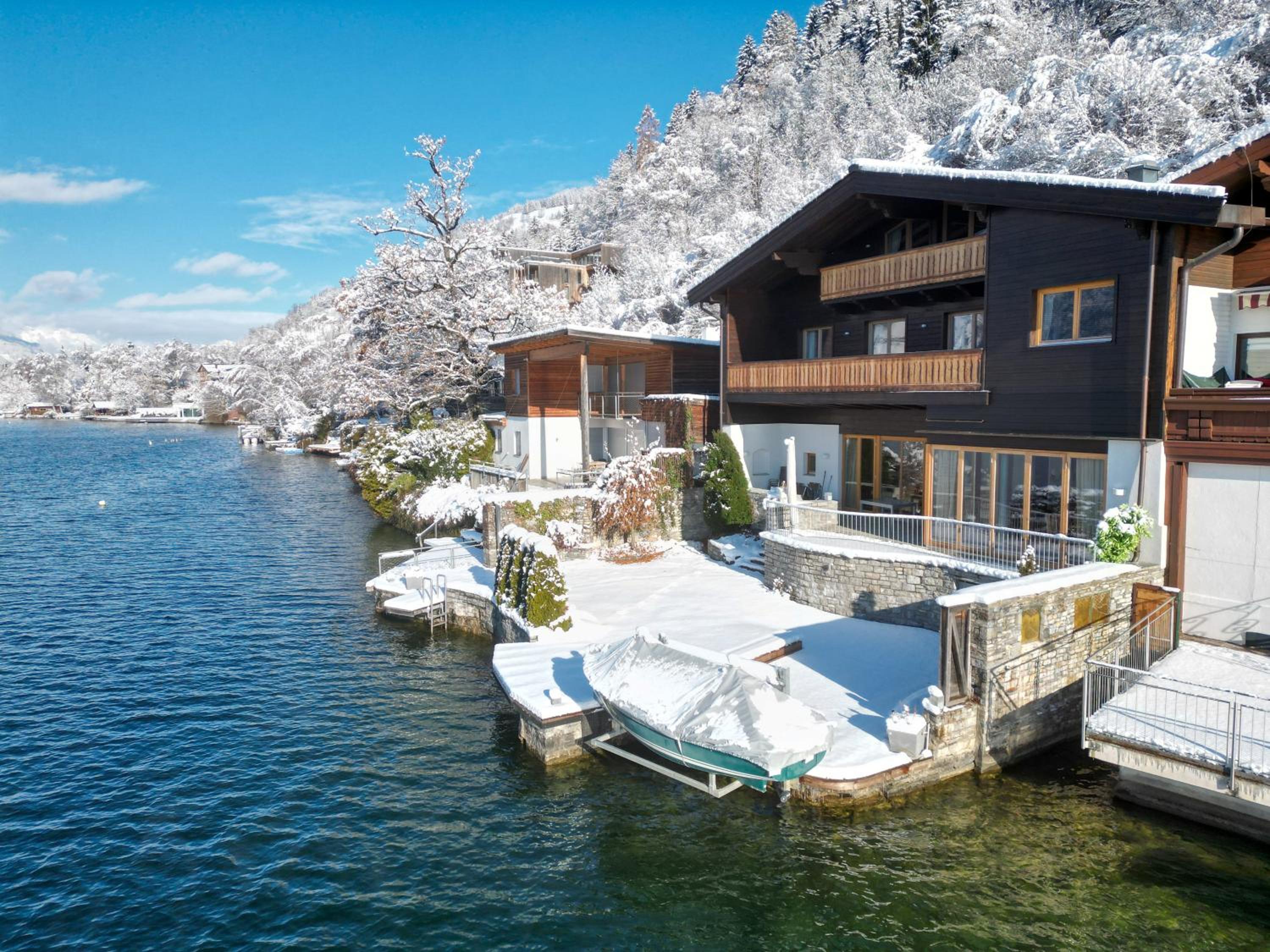 Finest Lakeside Villa Zell am See incl SUMMER CARD by All in One Apartments