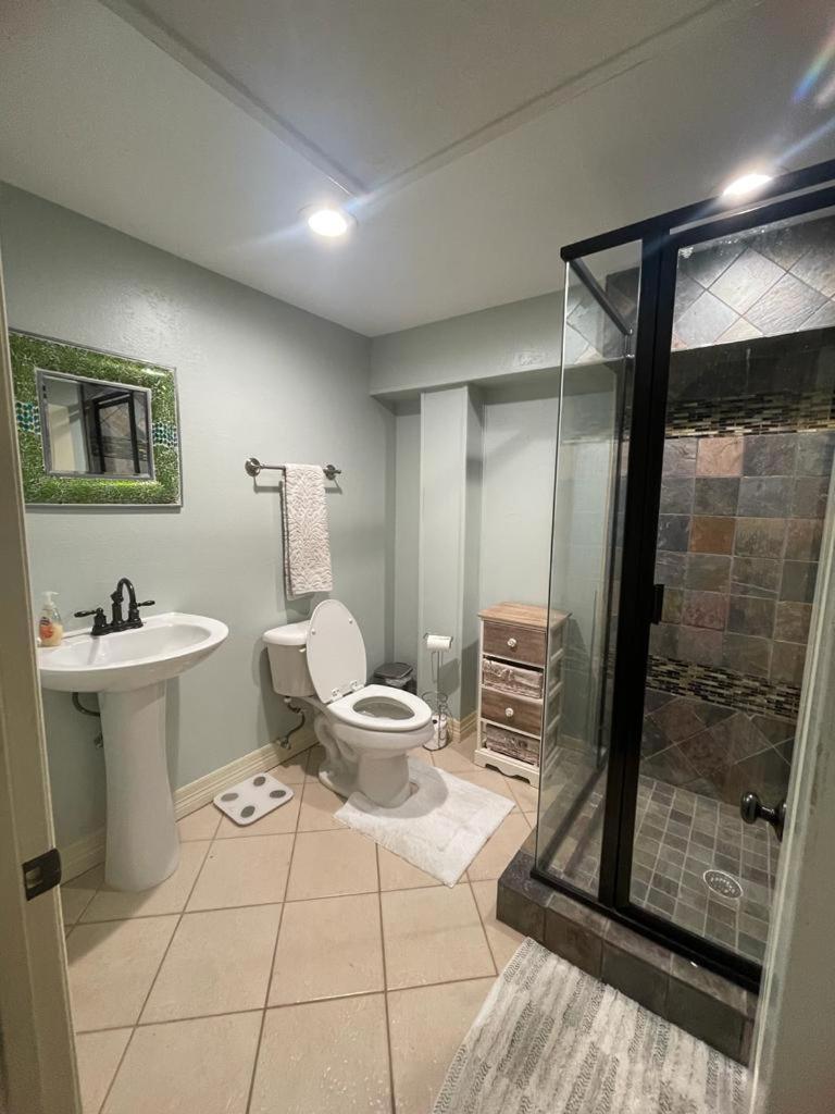 Tiki Island Waterfront Villa Oasis home away from home - Property Image 2